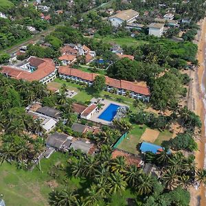 Hibiscus Beach Hotel & Villas
